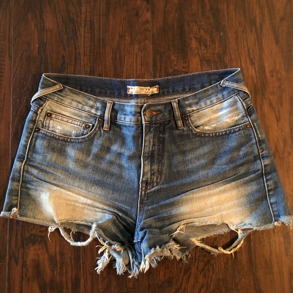 Women’s dark jean shorts